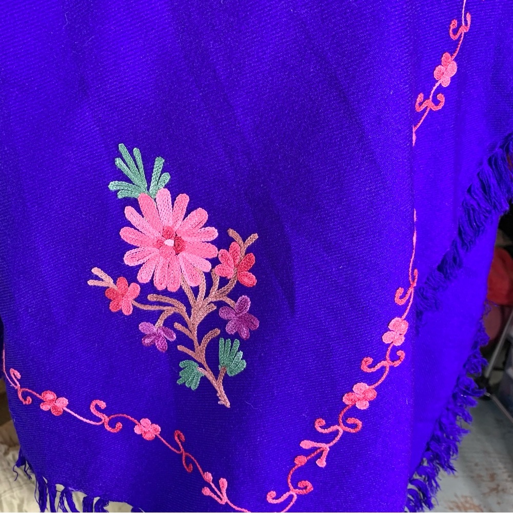 Embroidered Poncho - Picture 6 of 7